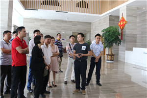 越南萊州省勞動榮軍社會廳代表團到以晴紅河科技產業園參觀考察
